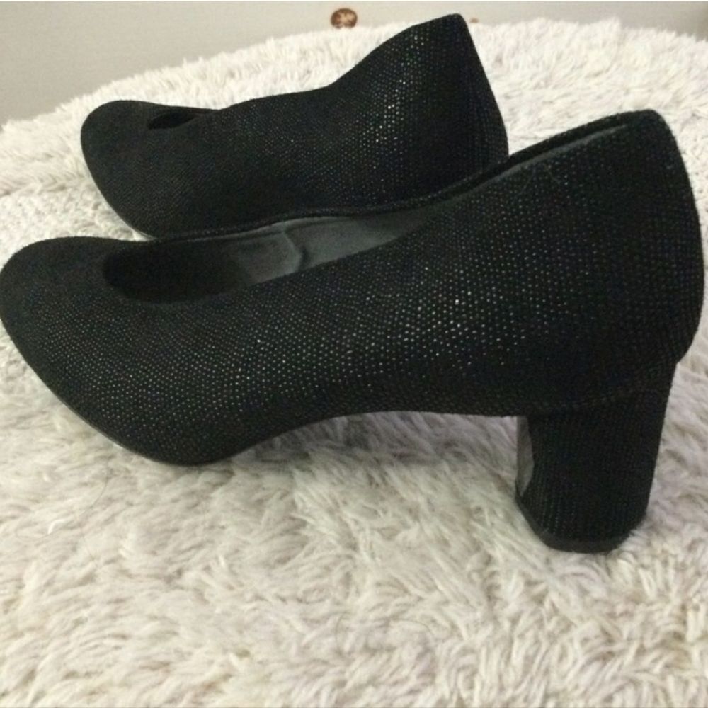Stuart Weitzman 9.5 Black leather shoes pumps pebbled